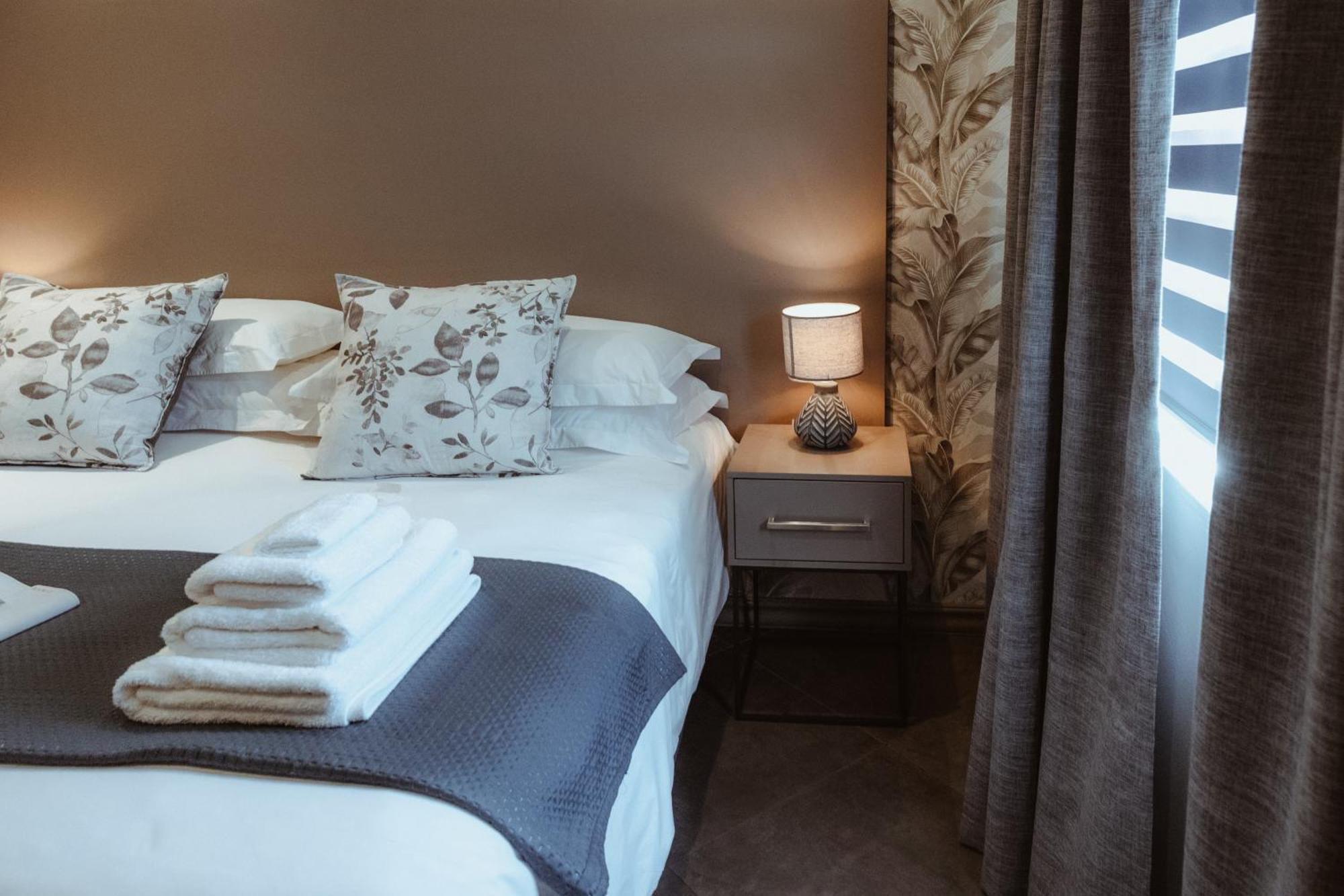 פוצ'פסטרום The Feather Hill Boutique Hotel מראה חיצוני תמונה