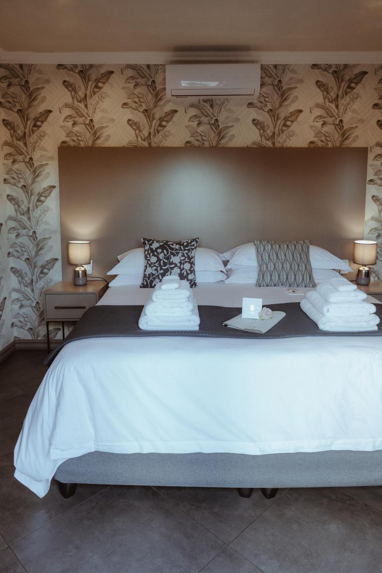 פוצ'פסטרום The Feather Hill Boutique Hotel מראה חיצוני תמונה